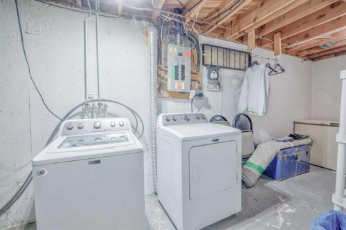 232 Templeside Circle Ne, Calgary, AB - Indoor Photo Showing Laundry Room