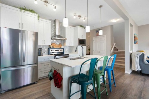 217 Buckskin Way, Cochrane, AB - Indoor Photo Showing Kitchen