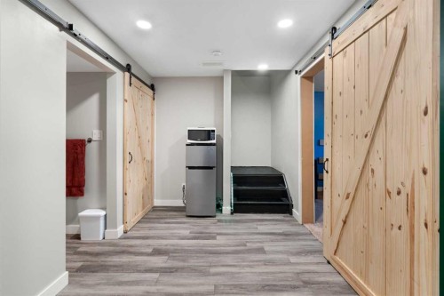 217 Buckskin Way, Cochrane, AB - Indoor Photo Showing Other Room