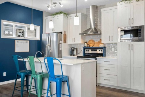 217 Buckskin Way, Cochrane, AB - Indoor Photo Showing Kitchen