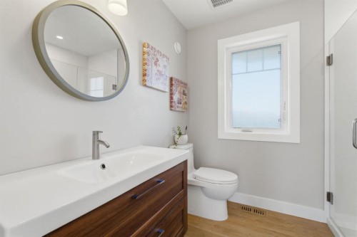419 Cottageclub Cove, Rural Rocky View County, AB - Indoor Photo Showing Bathroom