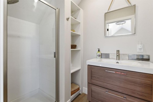 419 Cottageclub Cove, Rural Rocky View County, AB - Indoor Photo Showing Bathroom