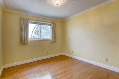 12 Vandoos Villas Nw, Calgary, AB 