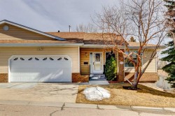 12 Vandoos Villas NW Calgary, AB T3A 4W3