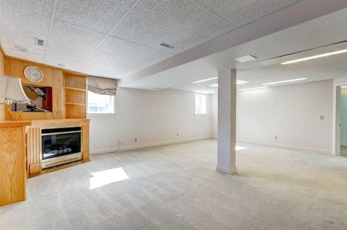 12 Vandoos Villas Nw, Calgary, AB 