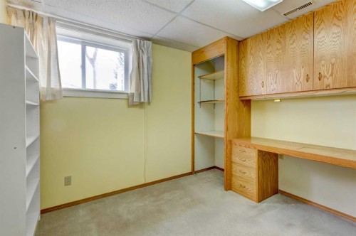 12 Vandoos Villas Nw, Calgary, AB 