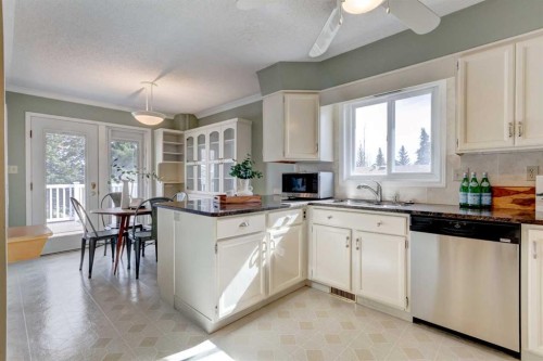 12 Vandoos Villas Nw, Calgary, AB 