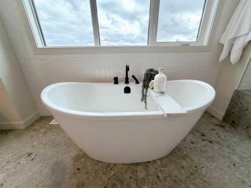 406 Crimson Ridge Place Nw, Calgary, AB - Indoor Photo Showing Bathroom