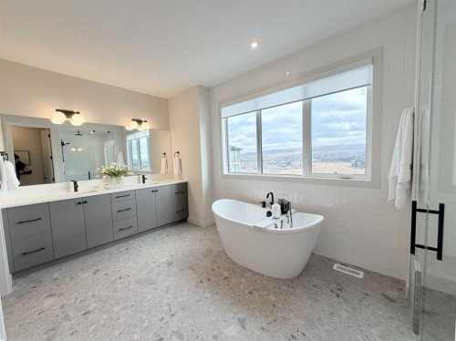 406 Crimson Ridge Place Nw, Calgary, AB - Indoor Photo Showing Bathroom