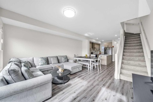 103-116 Saddlestone Heath Ne, Calgary, AB - Indoor Photo Showing Living Room
