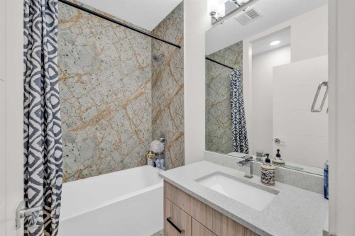 103-116 Saddlestone Heath Ne, Calgary, AB - Indoor Photo Showing Bathroom