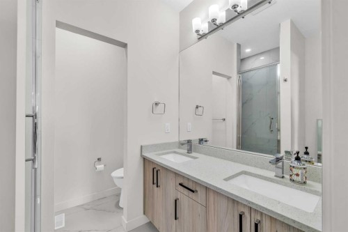 103-116 Saddlestone Heath Ne, Calgary, AB - Indoor Photo Showing Bathroom