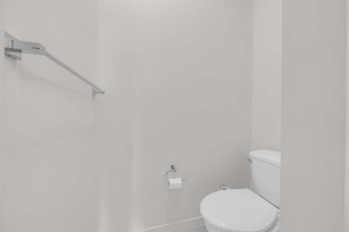 103-116 Saddlestone Heath Ne, Calgary, AB - Indoor Photo Showing Bathroom
