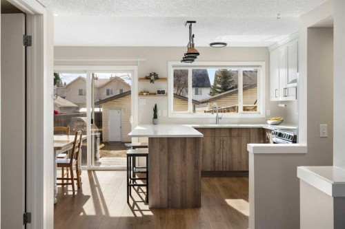 9 Elgin Mews Se, Calgary, AB - Indoor