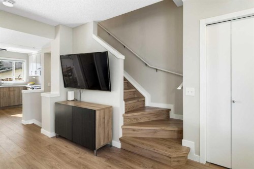 9 Elgin Mews Se, Calgary, AB - Indoor