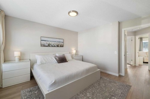 9 Elgin Mews Se, Calgary, AB - Indoor Photo Showing Bedroom