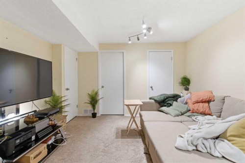 59 Abbeydale Villas Ne, Calgary, AB - Indoor