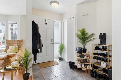 59 Abbeydale Villas Ne, Calgary, AB - Indoor Photo Showing Other Room