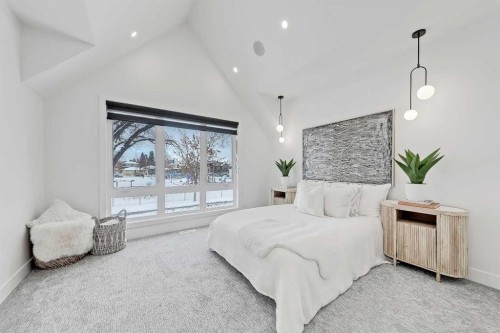523 55 Avenue Sw, Calgary, AB - Indoor Photo Showing Bedroom