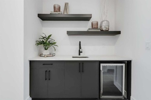 523 55 Avenue Sw, Calgary, AB - Indoor