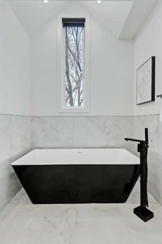 523 55 Avenue Sw, Calgary, AB - Indoor