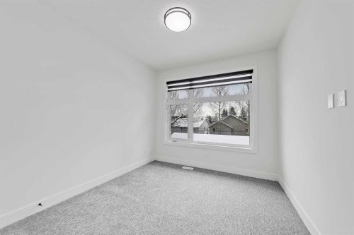 523 55 Avenue Sw, Calgary, AB - Indoor Photo Showing Other Room