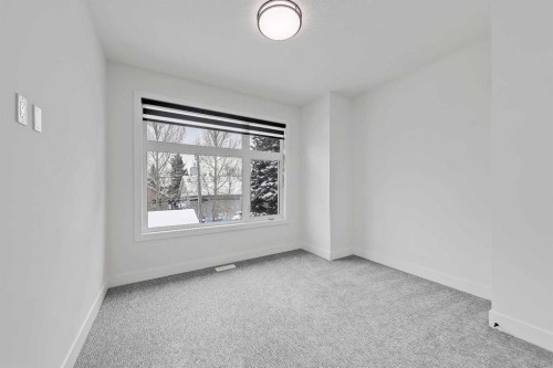523 55 Avenue Sw, Calgary, AB - Indoor Photo Showing Other Room
