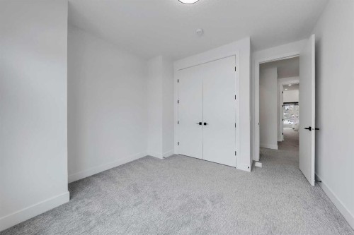 523 55 Avenue Sw, Calgary, AB - Indoor Photo Showing Other Room