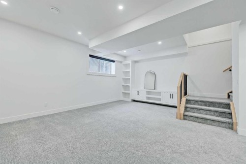 523 55 Avenue Sw, Calgary, AB - Indoor Photo Showing Other Room