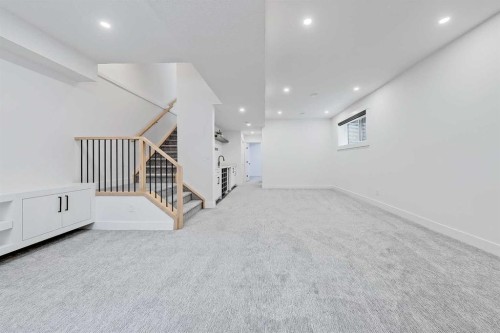 523 55 Avenue Sw, Calgary, AB - Indoor Photo Showing Other Room