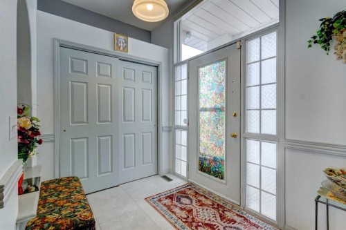 38 Millbank Hill Sw, Calgary, AB - Indoor Photo Showing Other Room