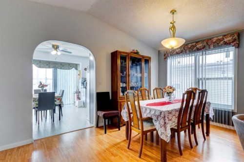 38 Millbank Hill Sw, Calgary, AB - Indoor Photo Showing Dining Room