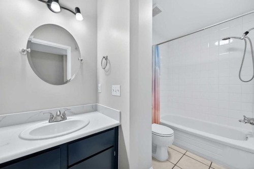 5-111 Grier Terrace Ne, Calgary, AB - Indoor Photo Showing Bathroom