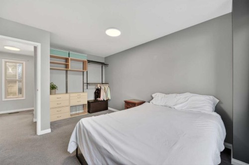 5-111 Grier Terrace Ne, Calgary, AB - Indoor Photo Showing Bedroom