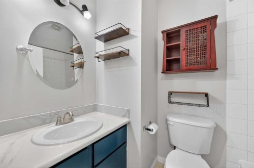 5-111 Grier Terrace Ne, Calgary, AB - Indoor Photo Showing Bathroom