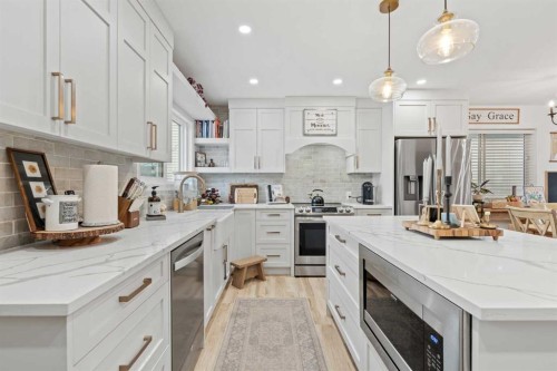 168 Chaparral Ridge Circle Se, Calgary, AB - Indoor Photo Showing Kitchen With Upgraded Kitchen