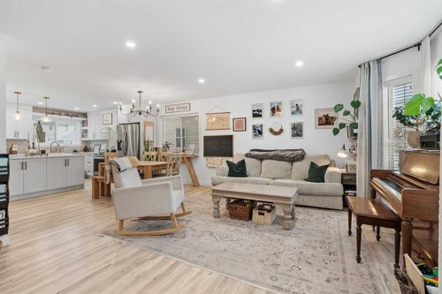 168 Chaparral Ridge Circle Se, Calgary, AB - Indoor Photo Showing Living Room