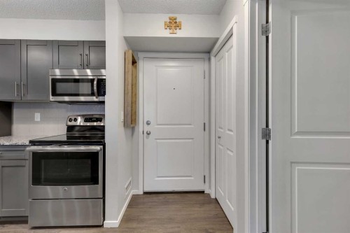 2214-81 Legacy Boulevard Se, Calgary, AB - Indoor Photo Showing Kitchen