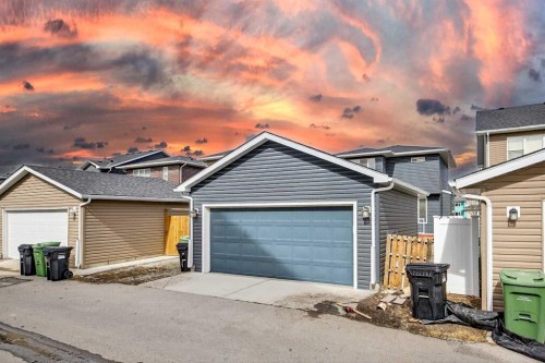 439 Redstone Drive Ne, Calgary, AB - Outdoor