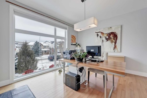 4512 21 Avenue Nw, Calgary, AB - Indoor