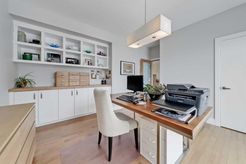 4512 21 Avenue Nw, Calgary, AB - Indoor Photo Showing Office