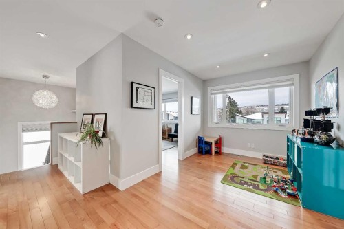 4512 21 Avenue Nw, Calgary, AB - Indoor