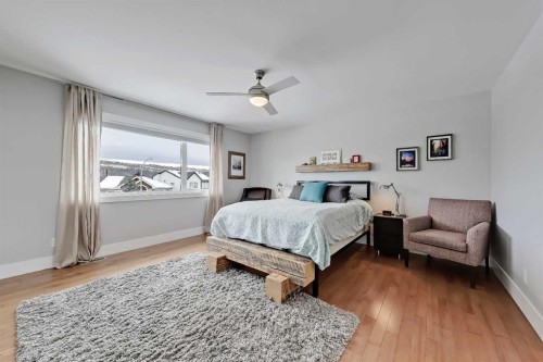 4512 21 Avenue Nw, Calgary, AB - Indoor Photo Showing Bedroom