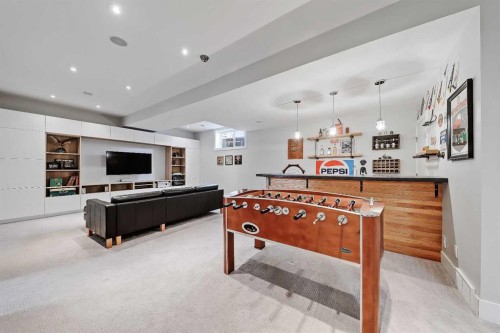 4512 21 Avenue Nw, Calgary, AB - Indoor Photo Showing Other Room