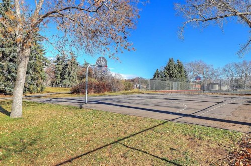 4512 21 Avenue Nw, Calgary, AB - Outdoor With View