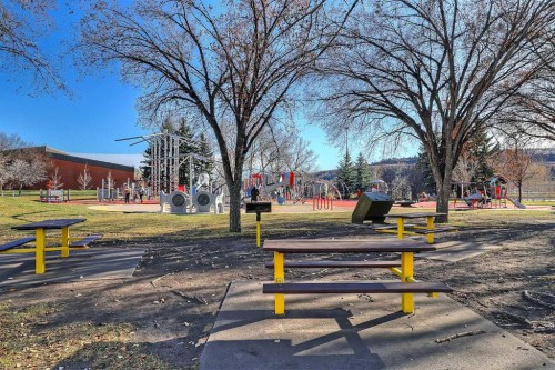 4512 21 Avenue Nw, Calgary, AB - Outdoor With View