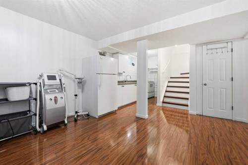 53 Martha'S Place Ne, Calgary, AB - Indoor Photo Showing Other Room