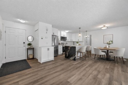 2-170 N Railway Street  Okotoks, AB T1S 1Z8