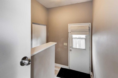 88 Sunhurst Road Se, Calgary, AB - Indoor Photo Showing Other Room