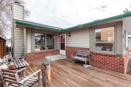 88 Sunhurst Road Se, Calgary, AB - Outdoor With Exterior